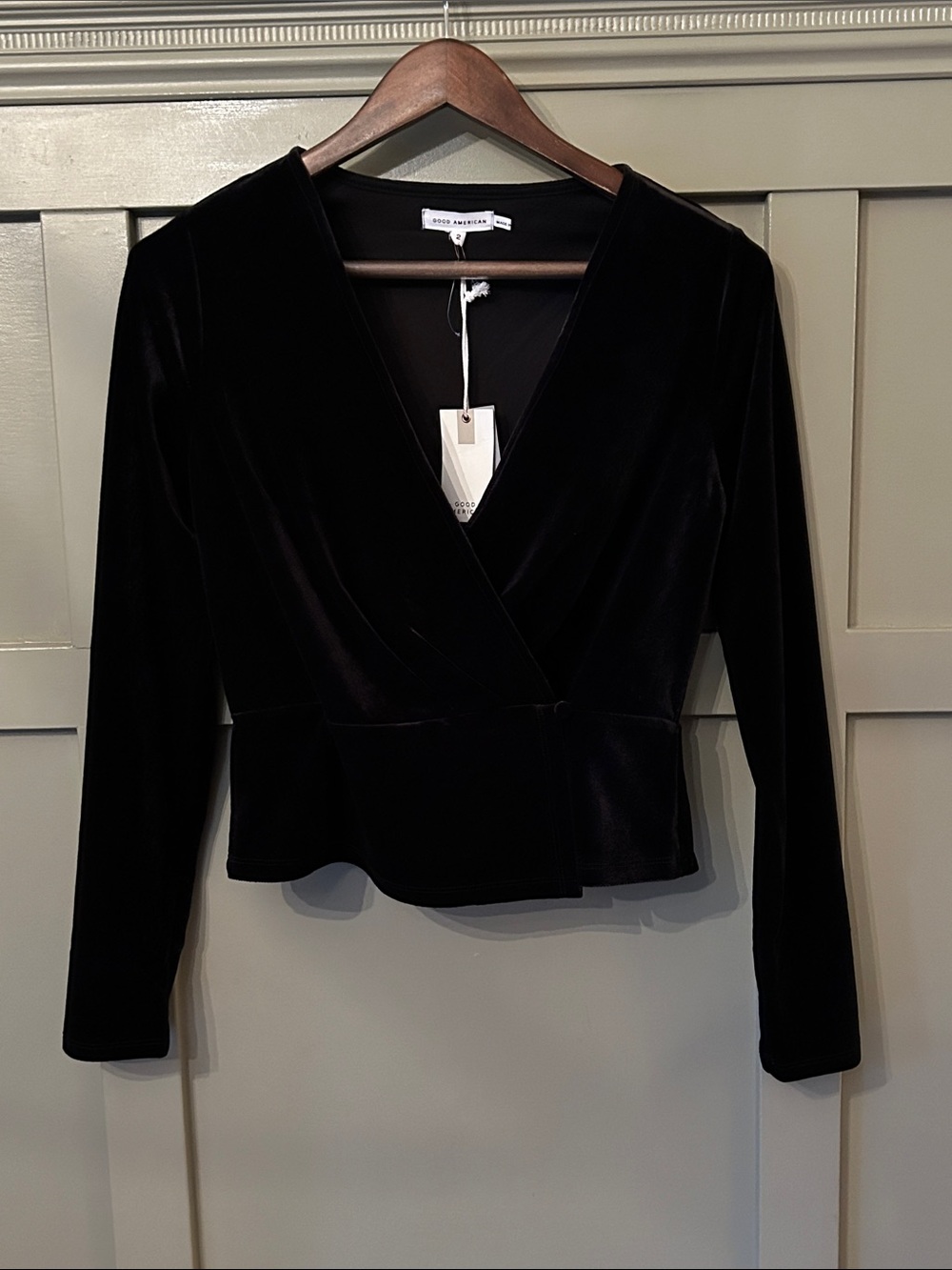 Good American Long Sleeve Velvet Wrap Blouse Top Black Size 2 / Medium New NWT